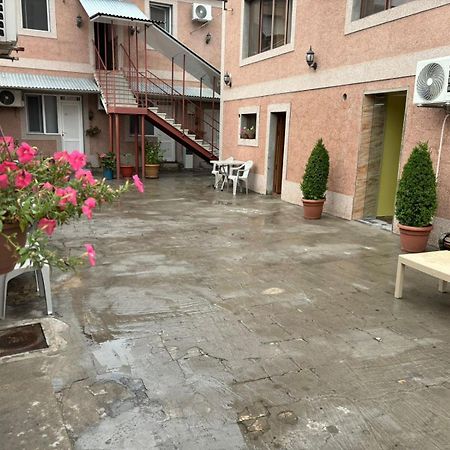 Styopa Hotel Jerevan Buitenkant foto
