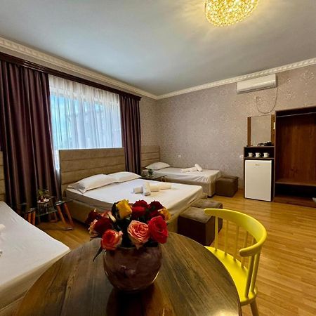 Styopa Hotel Jerevan Buitenkant foto