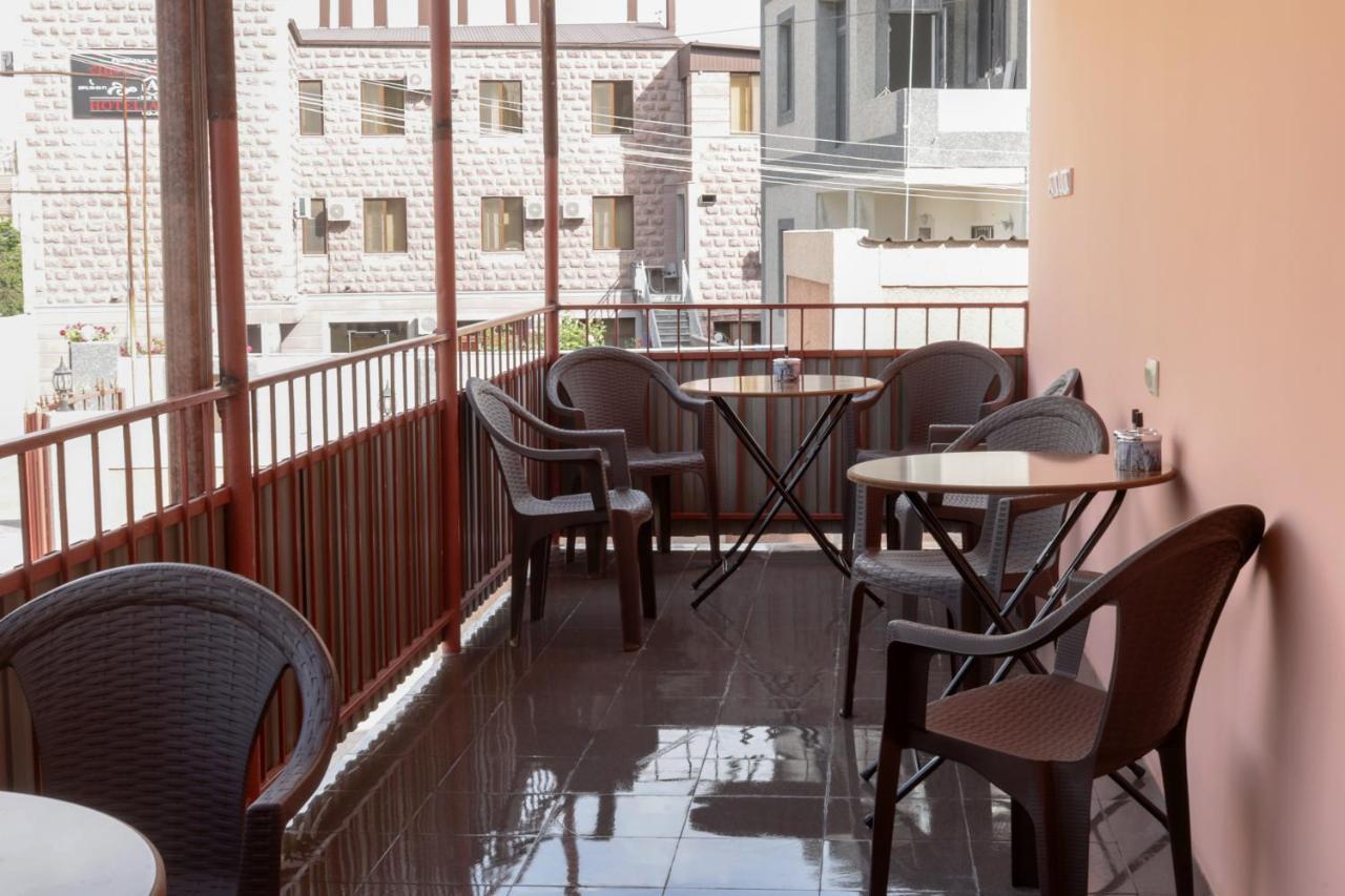 Styopa Hotel Jerevan Buitenkant foto