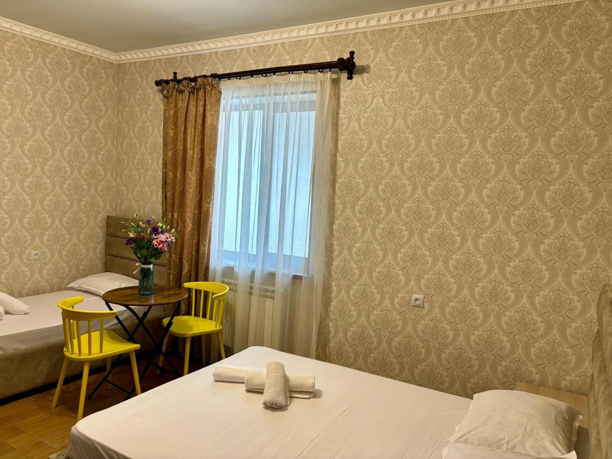 Styopa Hotel Jerevan Buitenkant foto