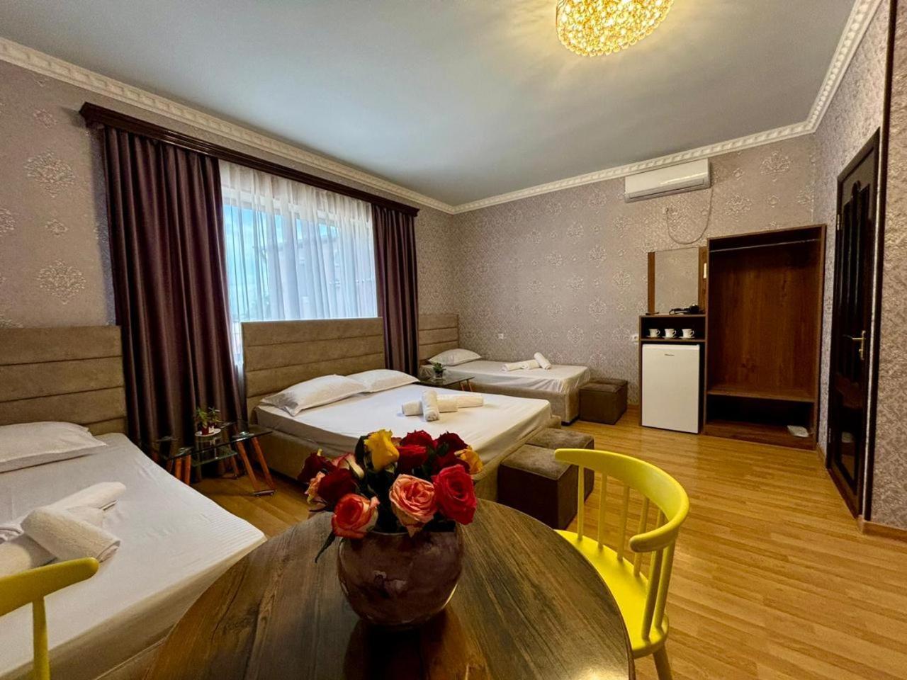 Styopa Hotel Jerevan Buitenkant foto