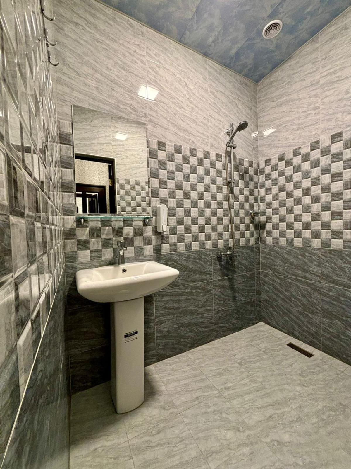 Styopa Hotel Jerevan Buitenkant foto