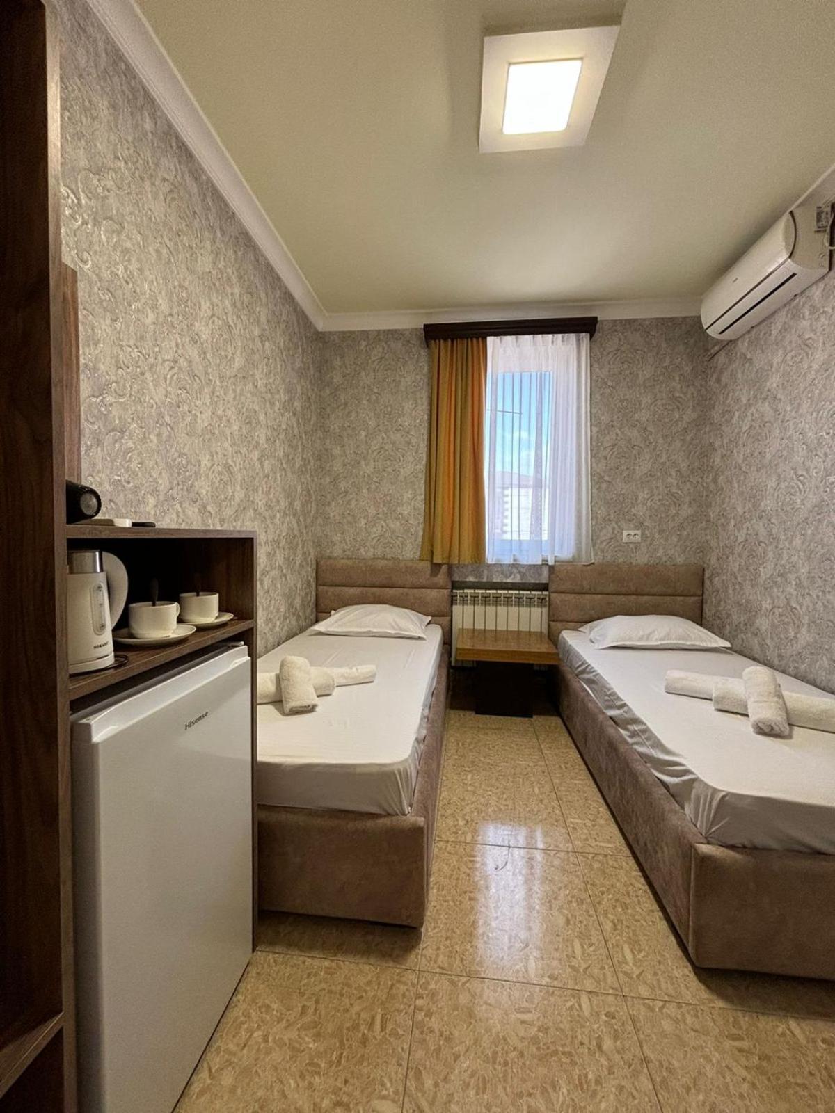 Styopa Hotel Jerevan Buitenkant foto