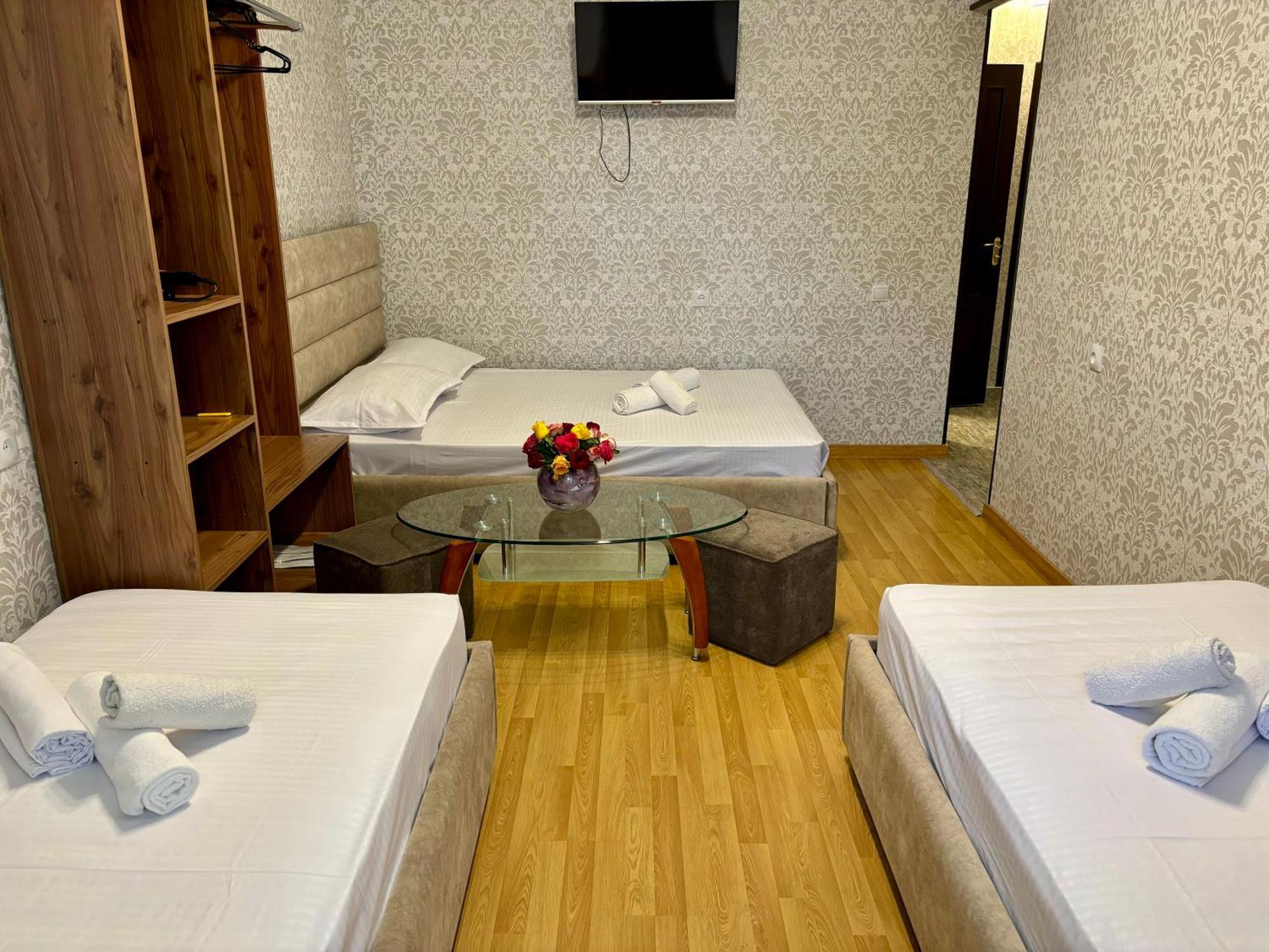 Styopa Hotel Jerevan Buitenkant foto