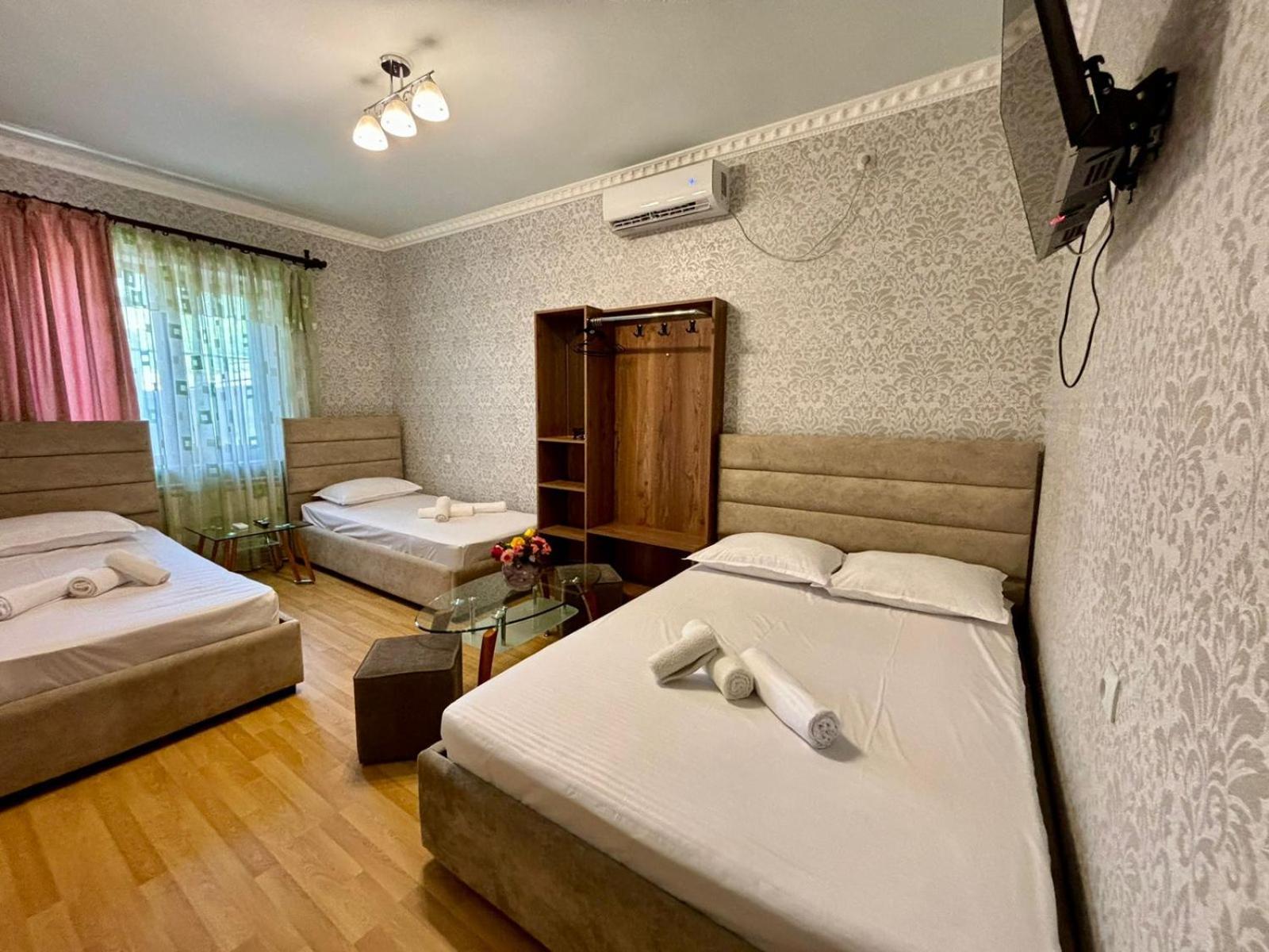 Styopa Hotel Jerevan Buitenkant foto