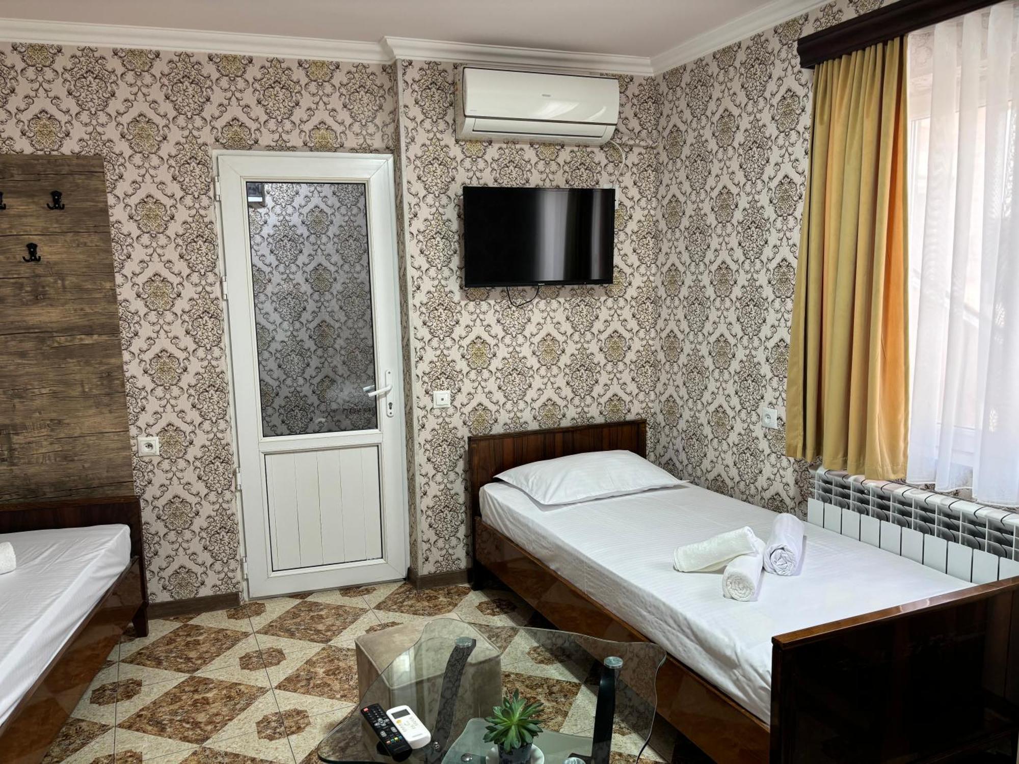 Styopa Hotel Jerevan Buitenkant foto