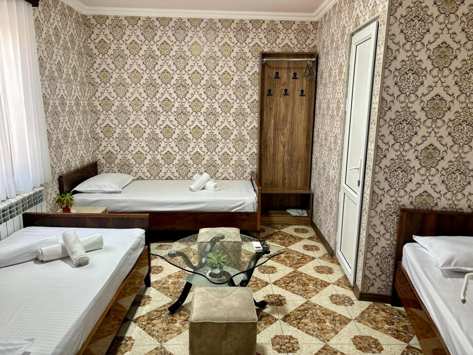 Styopa Hotel Jerevan Buitenkant foto